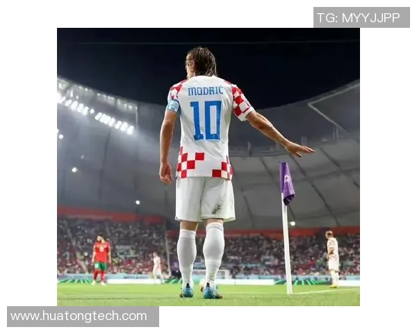 魔笛足球的传奇之路：从草地到巅峰的辉煌历程与不屈精神